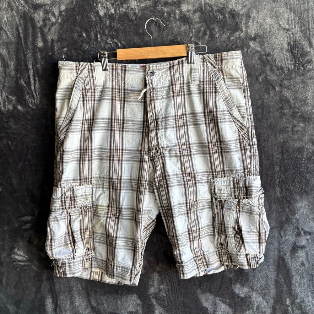 2000s Levis Cargo Shorts Plaid Size 36 Waist